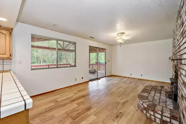 Grants Pass, OR 97527,459 Fir Canyon RD