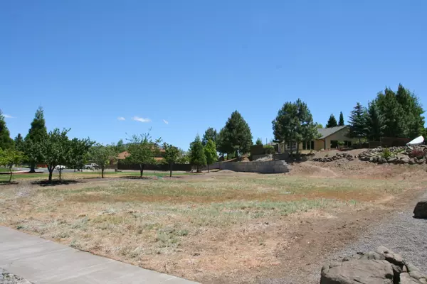 930 Quail Point CT, Klamath Falls, OR 97601