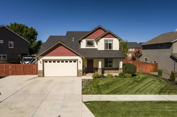 345 28th ST, Redmond, OR 97756