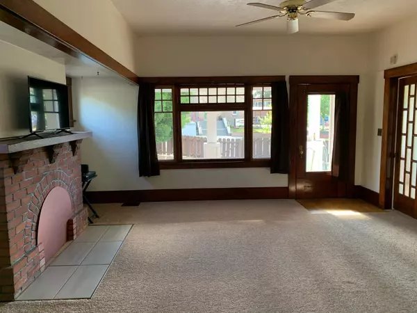 Klamath Falls, OR 97601,1194 Crescent AVE