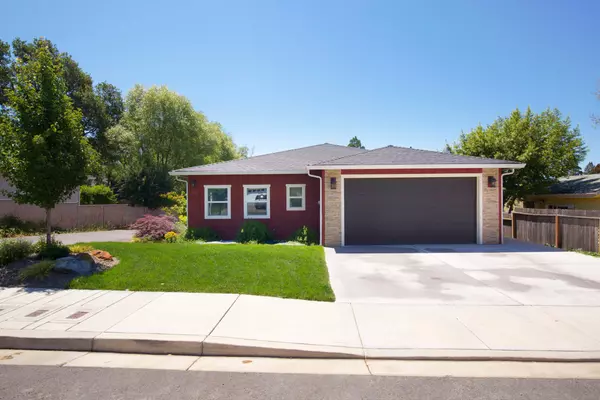 Grants Pass, OR 97526,1011 Hefley ST