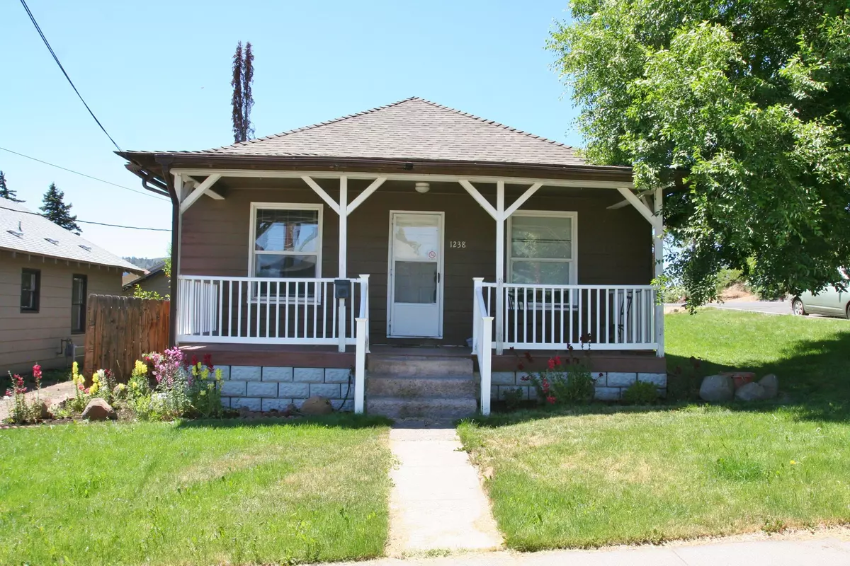 Klamath Falls, OR 97601,1238 East ST