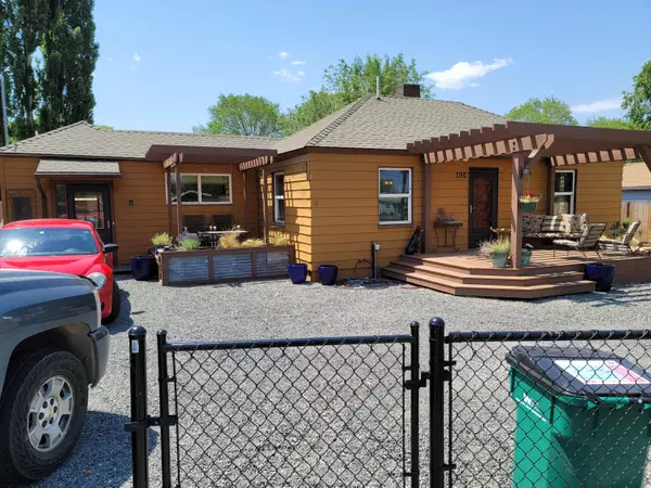 Klamath Falls, OR 97603,4534 Peck DR