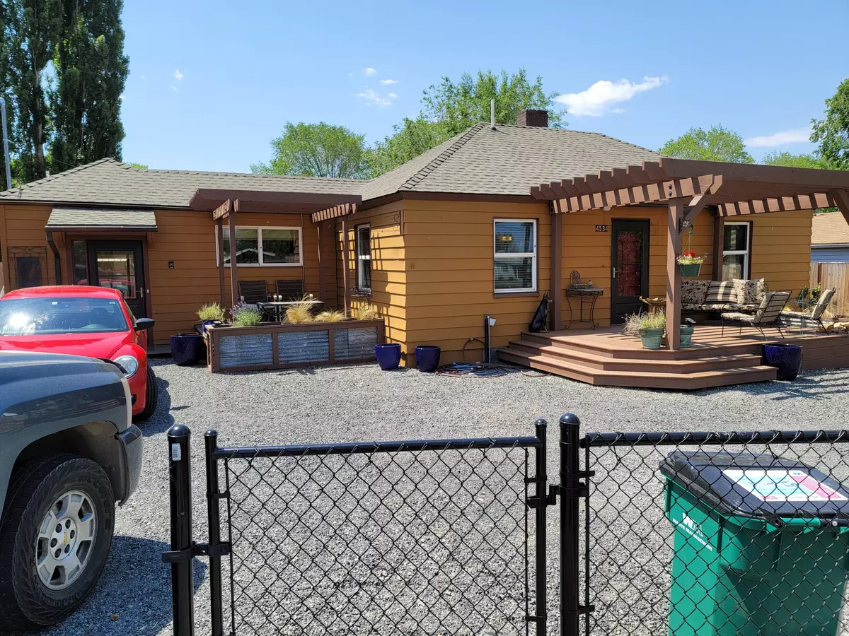 Klamath Falls, OR 97603,4534 Peck DR