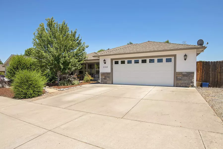 1343 Andrew DR, Medford, OR 97501