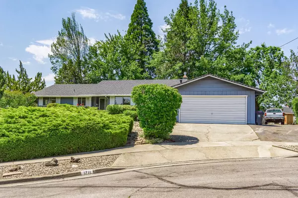 Medford, OR 97504,1711 View PL