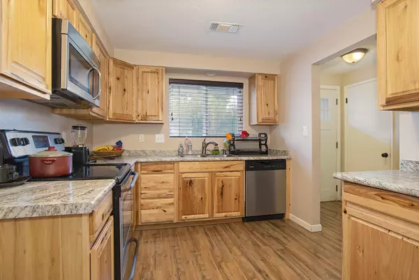 Medford, OR 97504,2411 Delta Waters RD