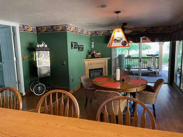 Grants Pass, OR 97527,5560 Riverbanks RD