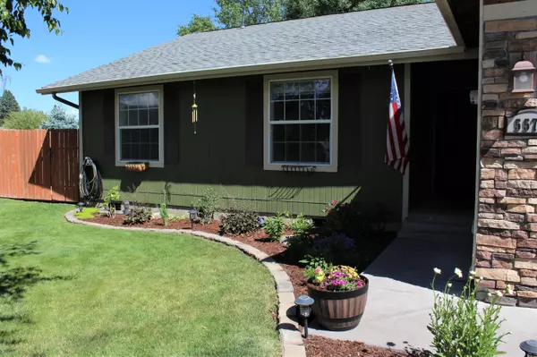 Klamath Falls, OR 97603,5576 Lockford DR