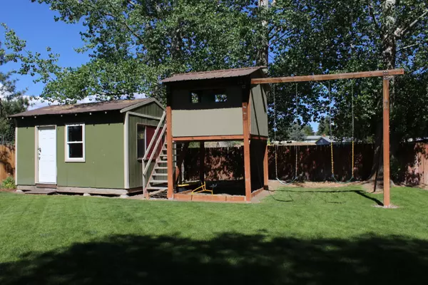 Klamath Falls, OR 97603,5576 Lockford DR