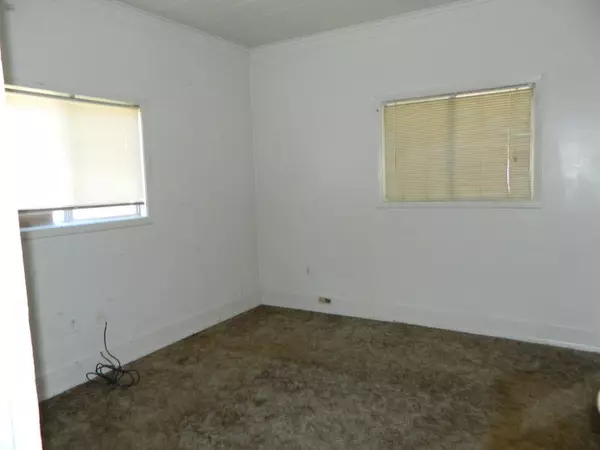 Grants Pass, OR 97526,1212 5th ST