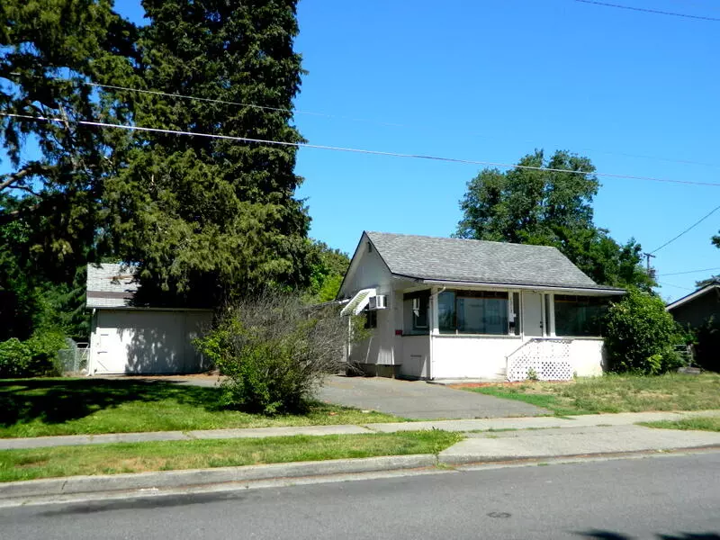Grants Pass, OR 97526,1212 5th ST