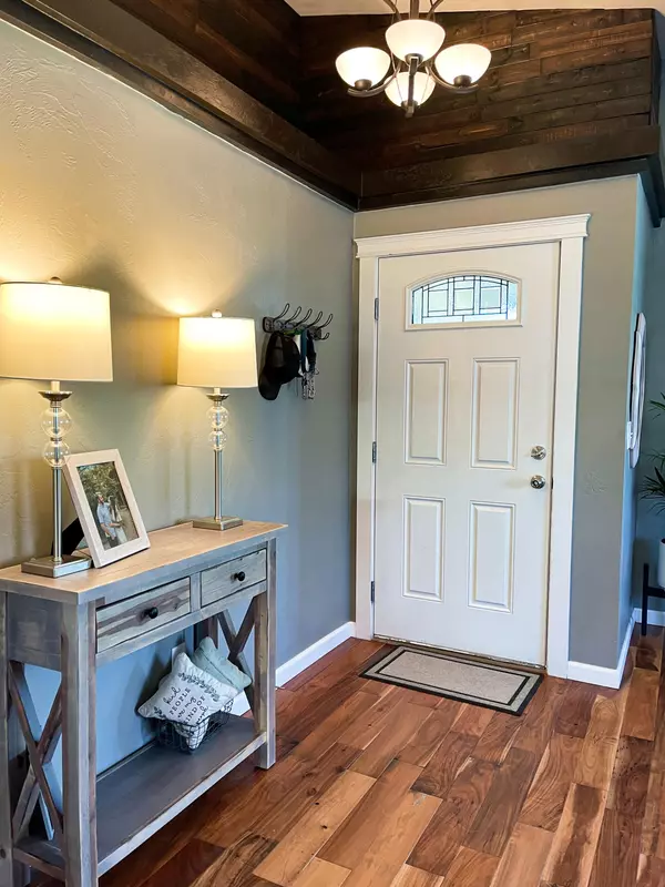 Medford, OR 97501,986 Worchester DR