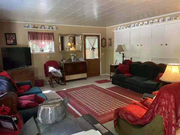 Grants Pass, OR 97527,673 Marcy Loop RD