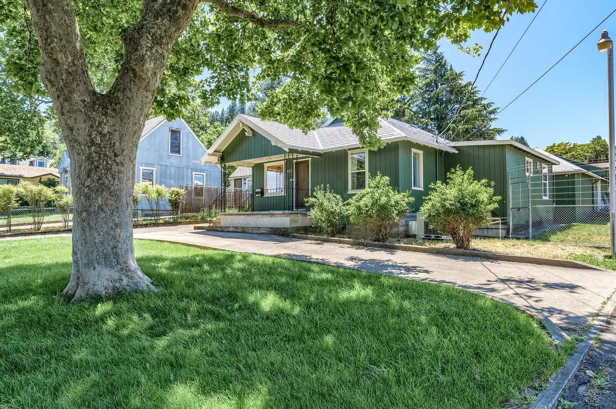 Ashland, OR 97520,447 Scenic DR