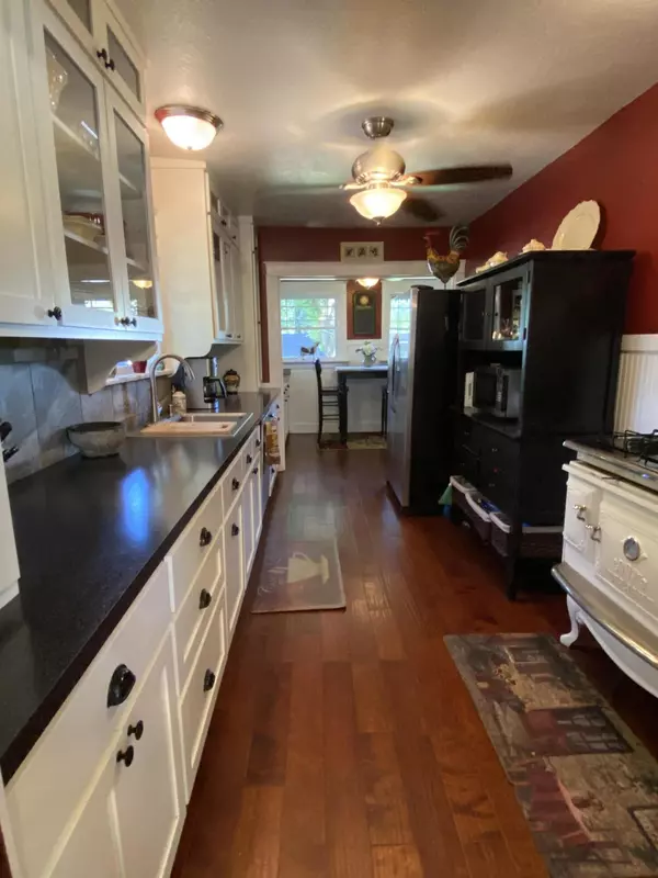 Klamath Falls, OR 97603,3535 Homedale RD