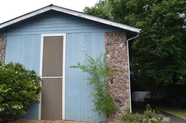 1975 Crater Lake AVE, Medford, OR 97504
