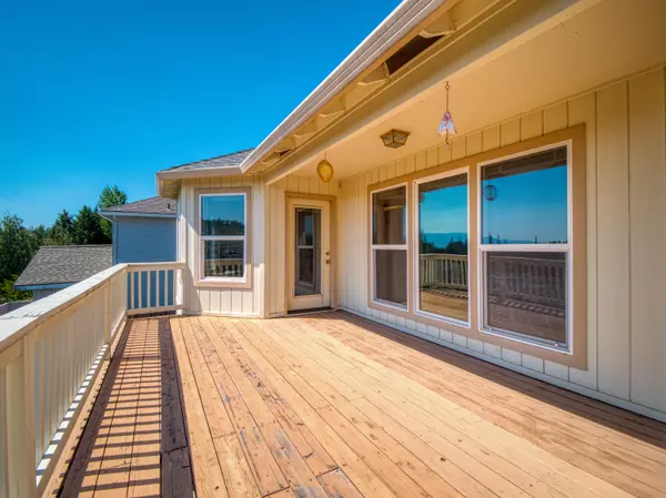 Medford, OR 97504,4758 Cloudcrest DR