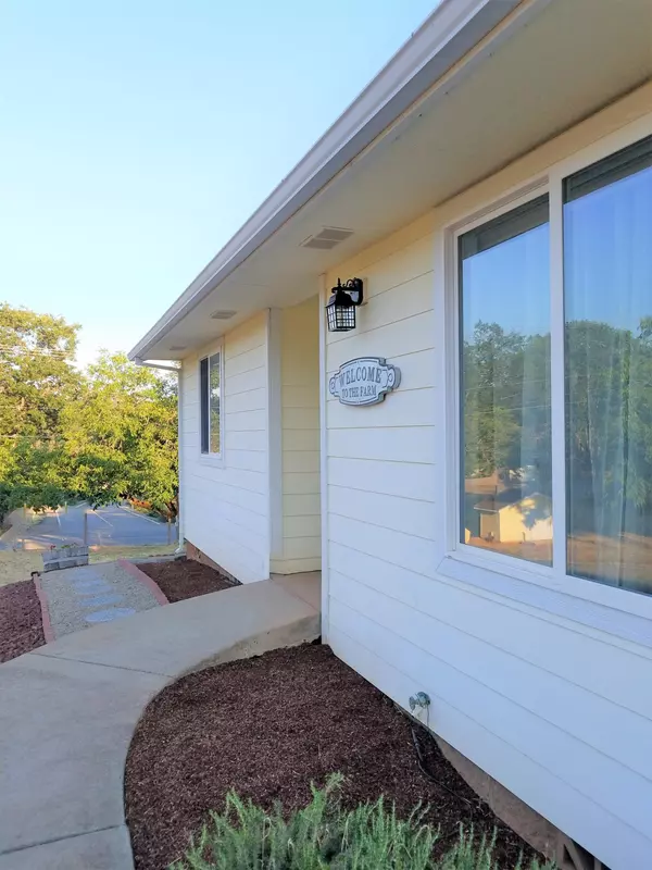 Grants Pass, OR 97527,3127 Cloverlawn DR