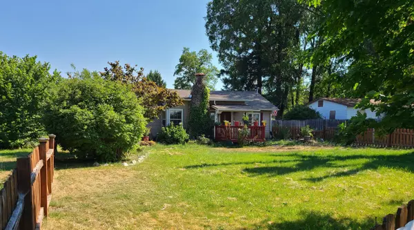 Grants Pass, OR 97527,4379 Redwood AVE