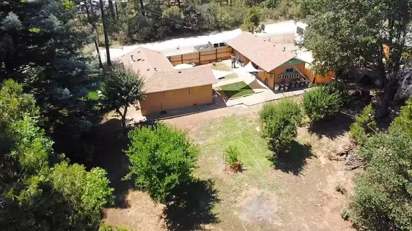 Cave Junction, OR 97523,211 Laurie LN
