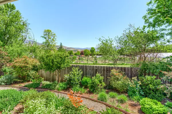 Ashland, OR 97520,144 Blue Heron LN