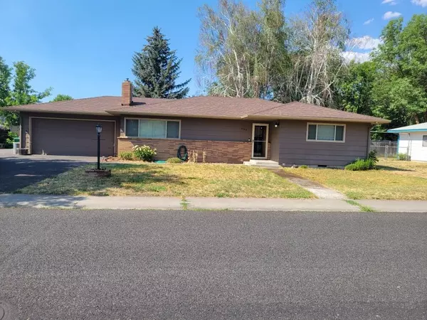 3925 Mazama DR, Klamath Falls, OR 97603