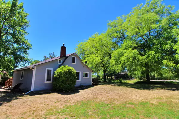 Grants Pass, OR 97526,433 Lincoln RD