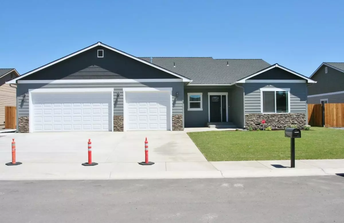 Klamath Falls, OR 97603,3721 Valinda WAY