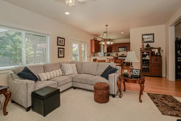 Central Point, OR 97502,2798 Brookdale AVE