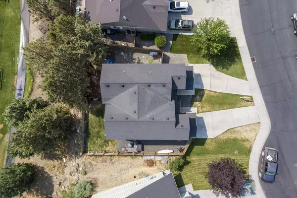 Redmond, OR 97756,996 Rimrock WAY