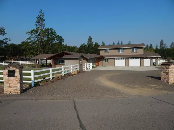 226 Sierra DR, Eagle Point, OR 97524