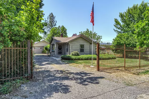 2585 McAndrews RD, Medford, OR 97501