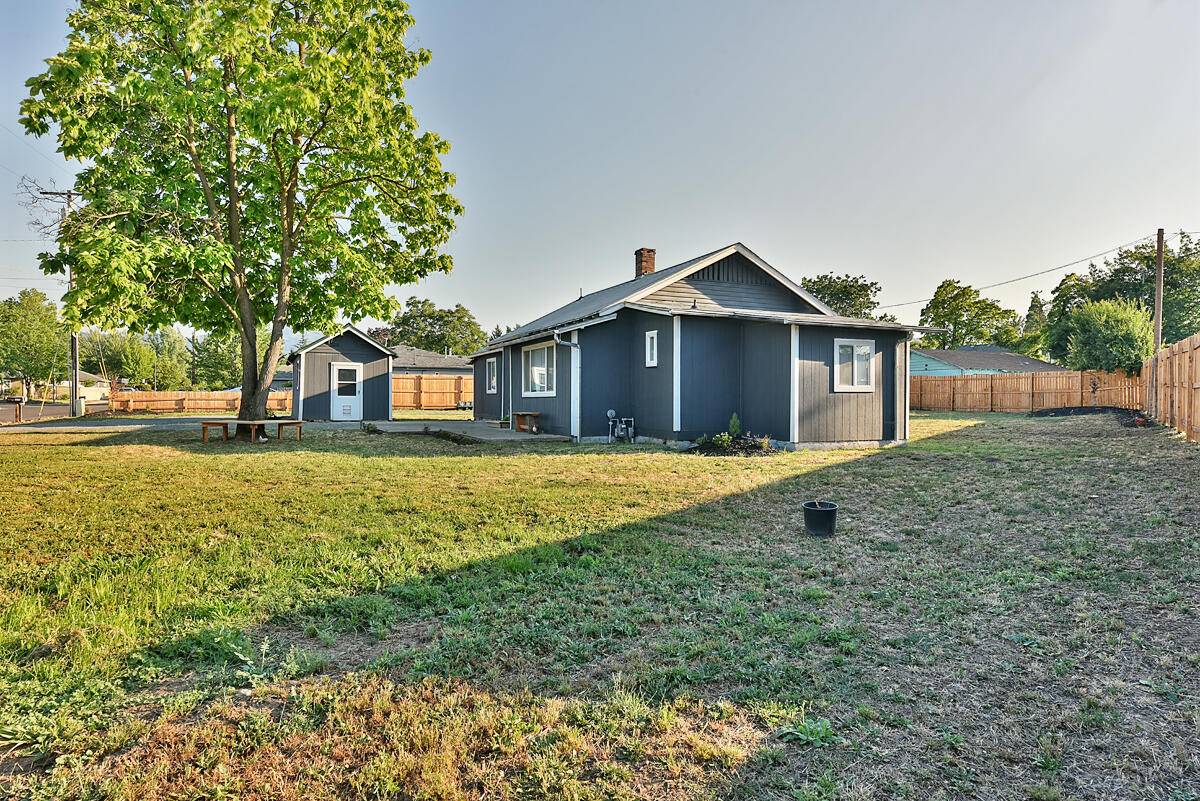 Medford, OR 97501,1723 Stewart AVE
