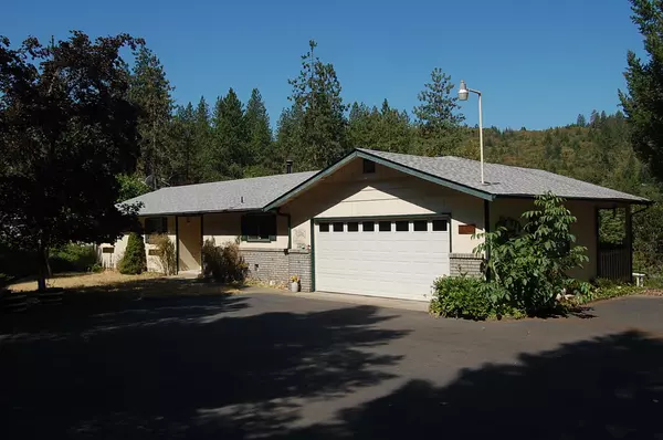4100 Cloverlawn DR, Grants Pass, OR 97527