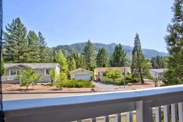 Rogue River, OR 97537,5648 Foothill RD ## 2