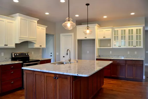 Grants Pass, OR 97527,1880 Dawn DR