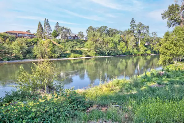 Grants Pass, OR 97526,413 Currie LN