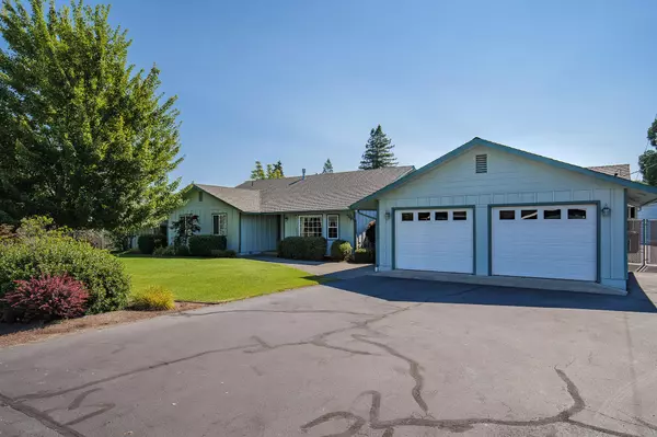 1325 Wineteer LN, Grants Pass, OR 97527