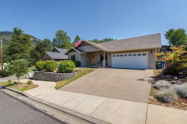 1007 Jerrine ST, Grants Pass, OR 97527