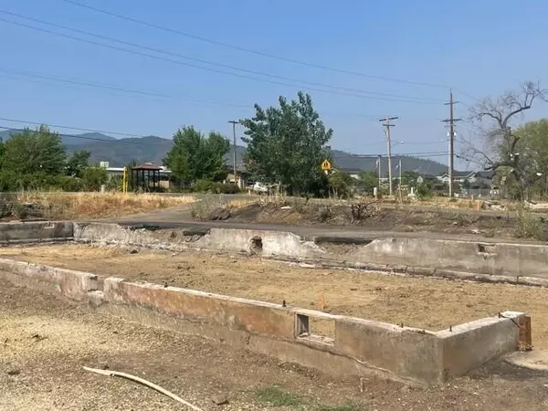 Talent, OR 97540,410 Rogue River Pkwy