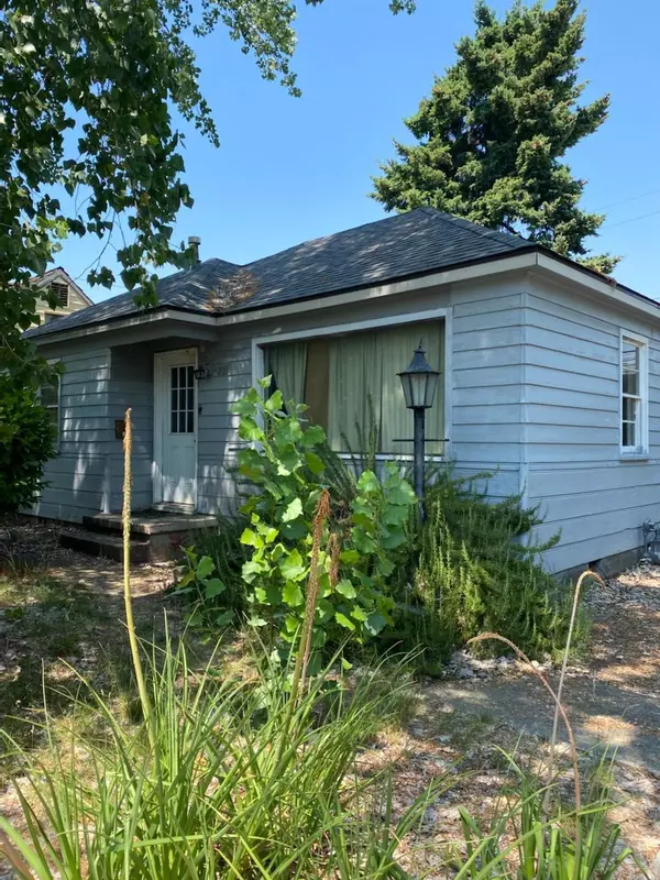 721 Holly ST, Medford, OR 97501