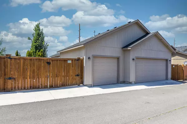 Redmond, OR 97756,202 35th ST