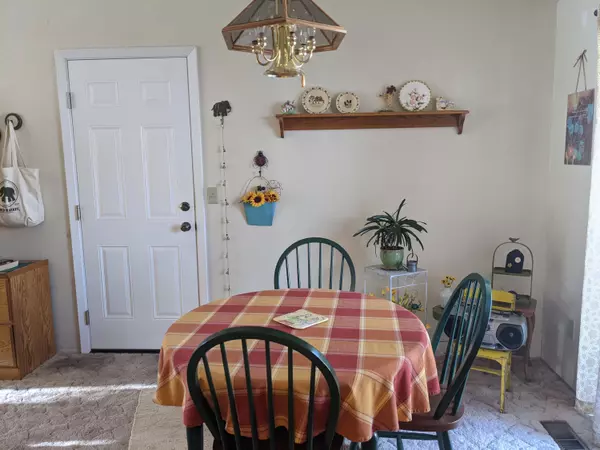 Central Point, OR 97502,690 Primrose DR