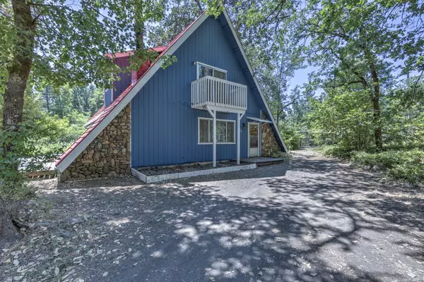 115 OBRIEN RD, Cave Junction, OR 97523