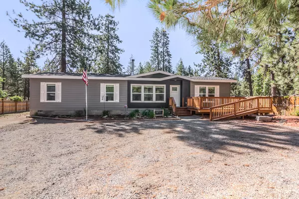 19407 Apache RD, Bend, OR 97702