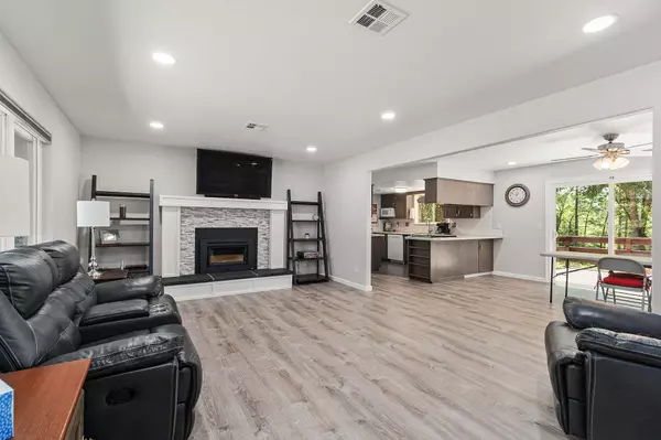 Grants Pass, OR 97527,211 Linda Vista RD