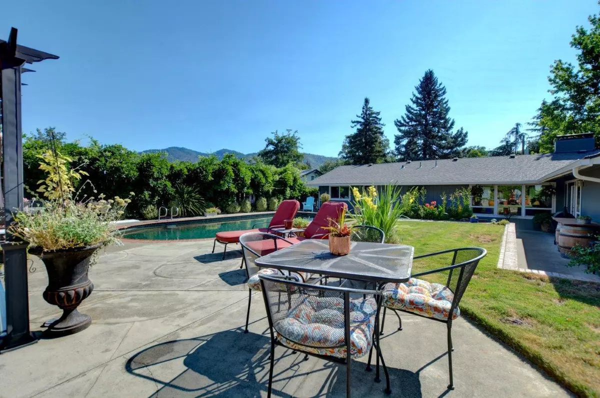 Grants Pass, OR 97526,1330 Prospect AVE