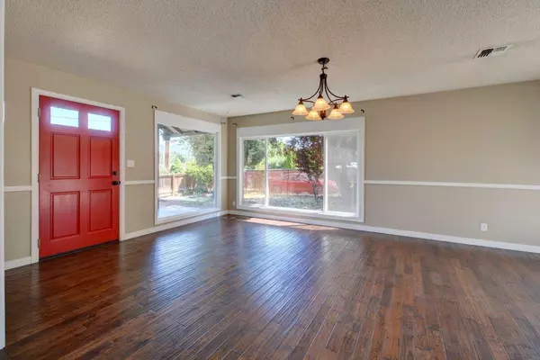 Grants Pass, OR 97527,365 Harbeck RD