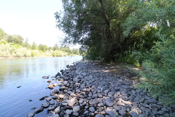 Grants Pass, OR 97527,380 Edgewater DR